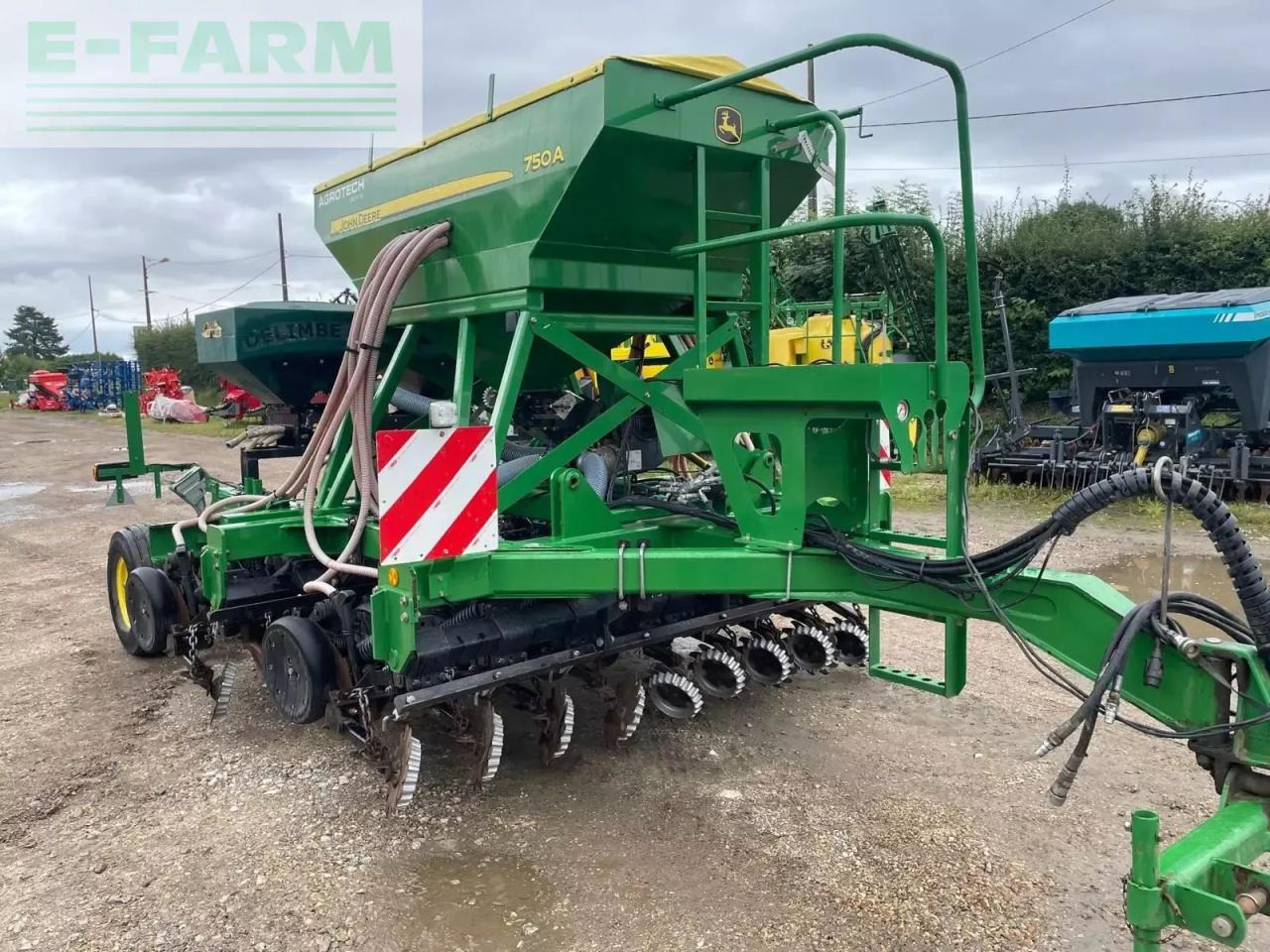 John Deere 750a - מכונת זריעה מדויקת: תמונה 1 John Deere 750a - מכונת זריעה מדויקת: תמונה 1