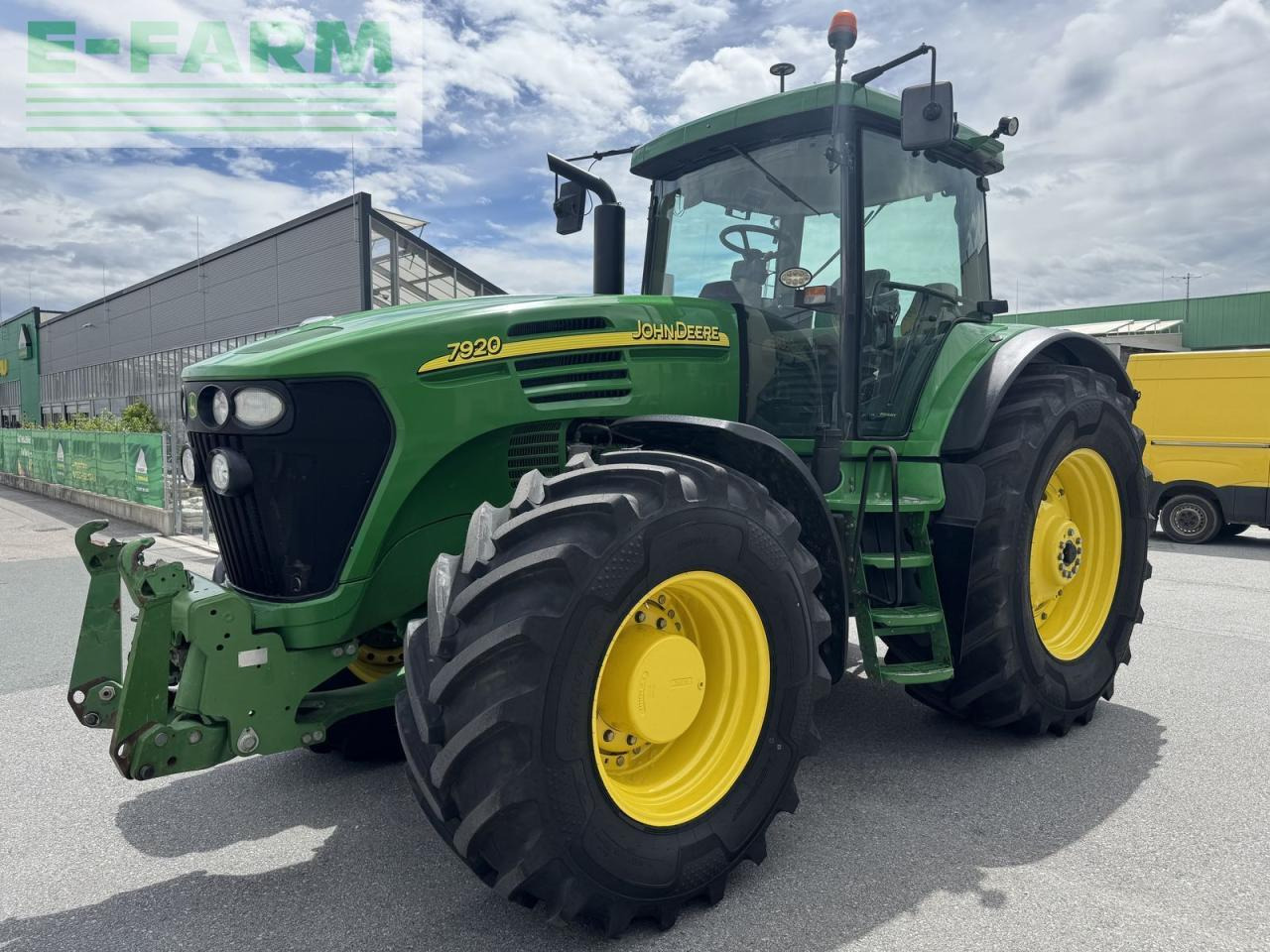 John Deere 7920 - טרקטור חקלאי: תמונה 1 John Deere 7920 - טרקטור חקלאי: תמונה 1