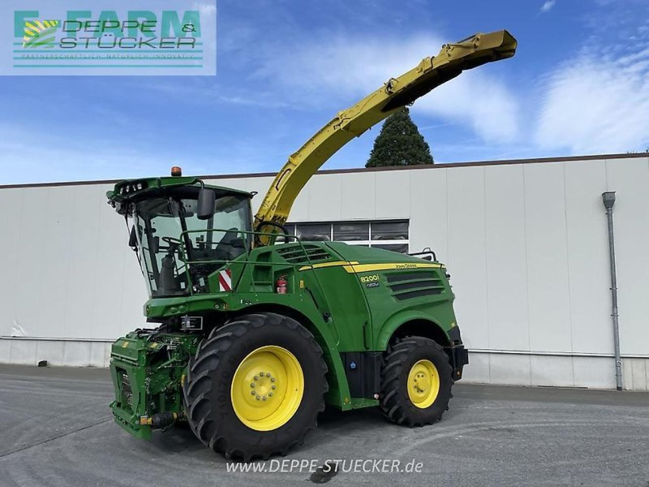 John Deere 8200i mit kemper 345 und kemper 639 - מקצרת מספוא: תמונה 1 John Deere 8200i mit kemper 345 und kemper 639 - מקצרת מספוא: תמונה 1