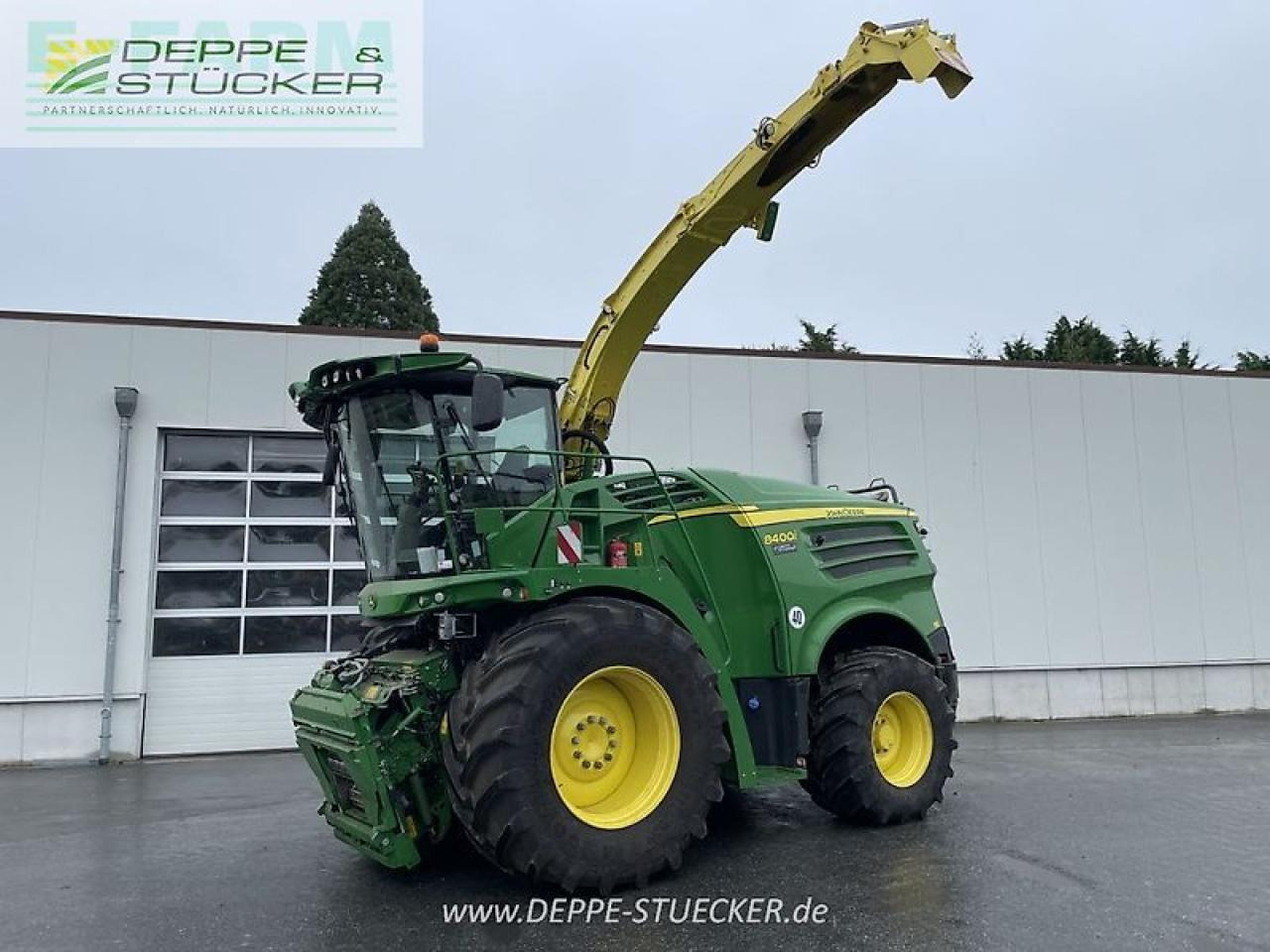 John Deere 8400i mit kemper 375 - מקצרת מספוא: תמונה 1 John Deere 8400i mit kemper 375 - מקצרת מספוא: תמונה 1