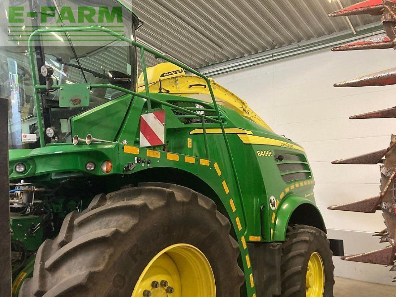 John Deere 8400i - מקצרת מספוא: תמונה 3 John Deere 8400i - מקצרת מספוא: תמונה 3