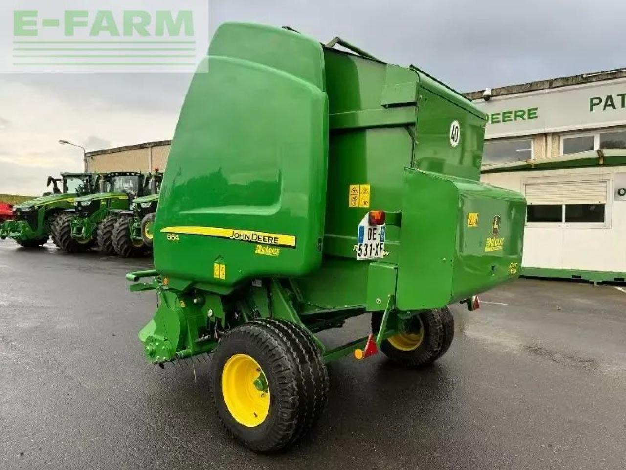 John Deere 864 - מכונת צרור מרובעת: תמונה 2 John Deere 864 - מכונת צרור מרובעת: תמונה 2