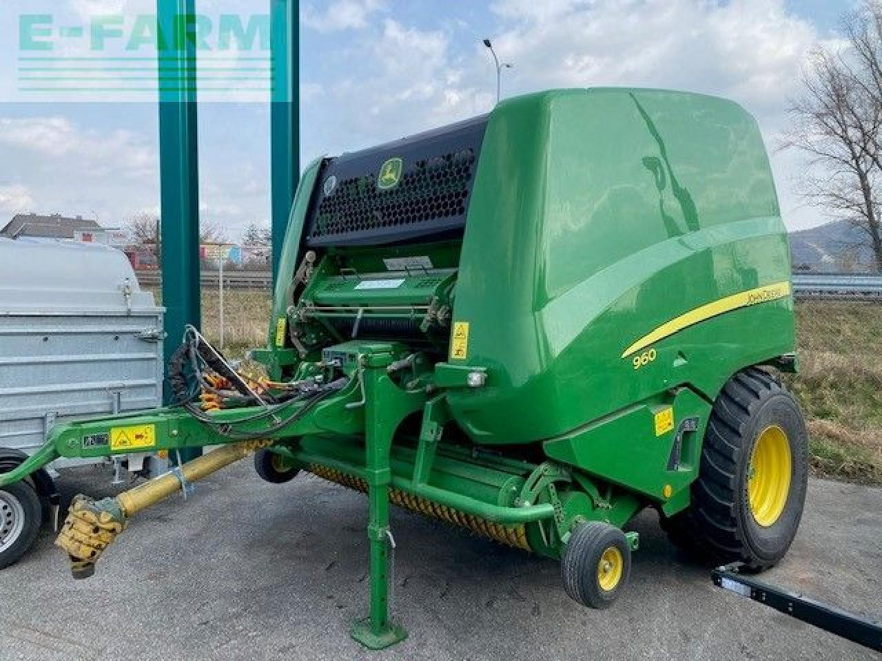 John Deere 960 - מכונת צרור מרובעת: תמונה 1 John Deere 960 - מכונת צרור מרובעת: תמונה 1