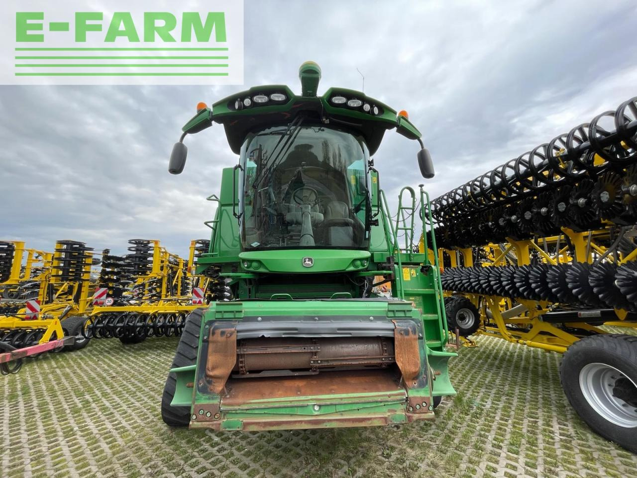 John Deere S690i - מקצרת קומבינה: תמונה 3 John Deere S690i - מקצרת קומבינה: תמונה 3