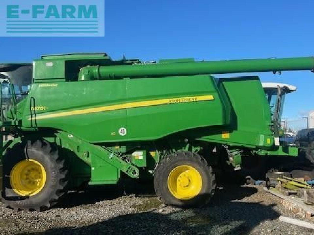 John Deere T6701 4WD - מקצרת קומבינה: תמונה 2 John Deere T6701 4WD - מקצרת קומבינה: תמונה 2