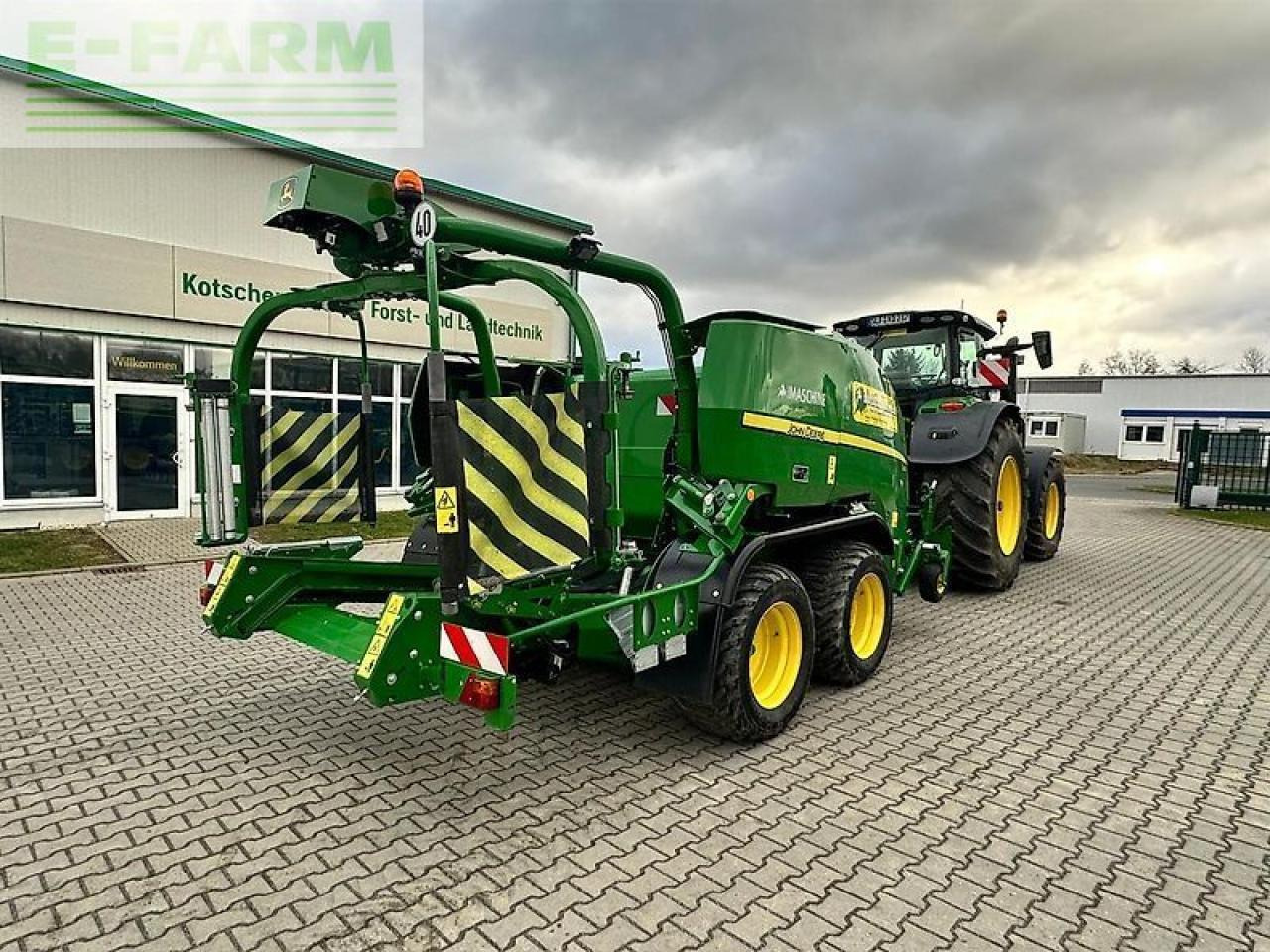John Deere c441r - מכונת צרור מרובעת: תמונה 2 John Deere c441r - מכונת צרור מרובעת: תמונה 2