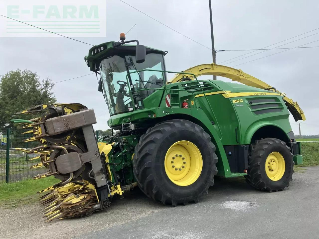 John Deere ensileuse jd 8500 4rm - מקצרת מספוא: תמונה 1 John Deere ensileuse jd 8500 4rm - מקצרת מספוא: תמונה 1
