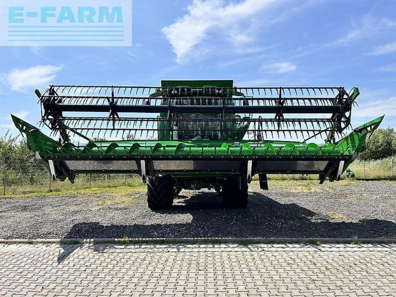 John Deere t560 hm demo - מקצרת קומבינה: תמונה 2 John Deere t560 hm demo - מקצרת קומבינה: תמונה 2