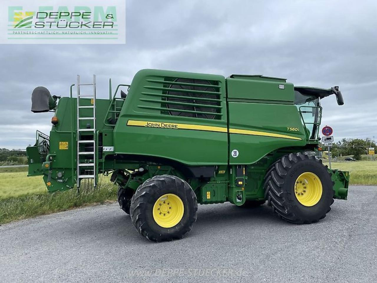 John Deere t560 mit 722pf - מקצרת קומבינה: תמונה 3 John Deere t560 mit 722pf - מקצרת קומבינה: תמונה 3