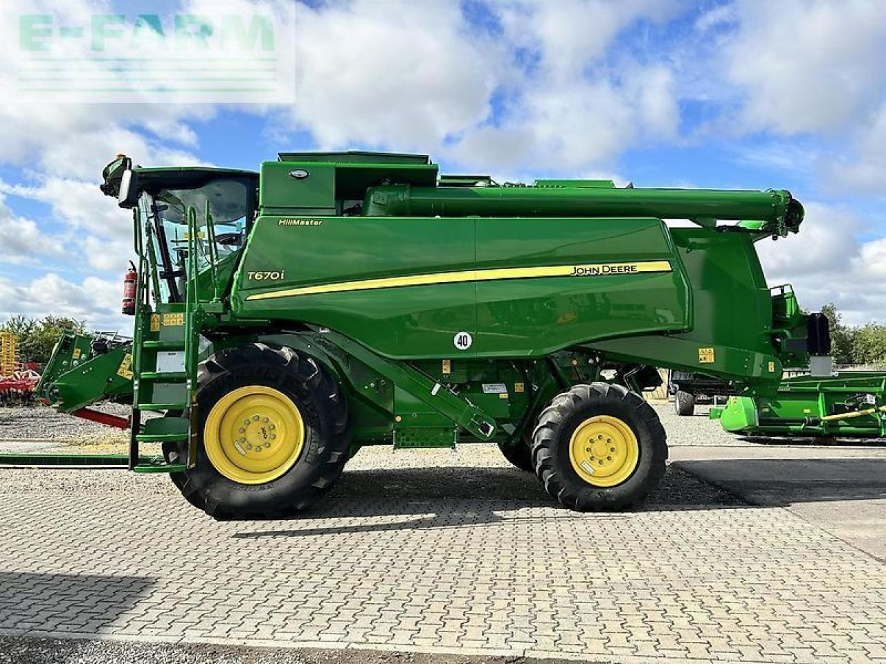 John Deere t670 hm - מקצרת קומבינה: תמונה 1 John Deere t670 hm - מקצרת קומבינה: תמונה 1