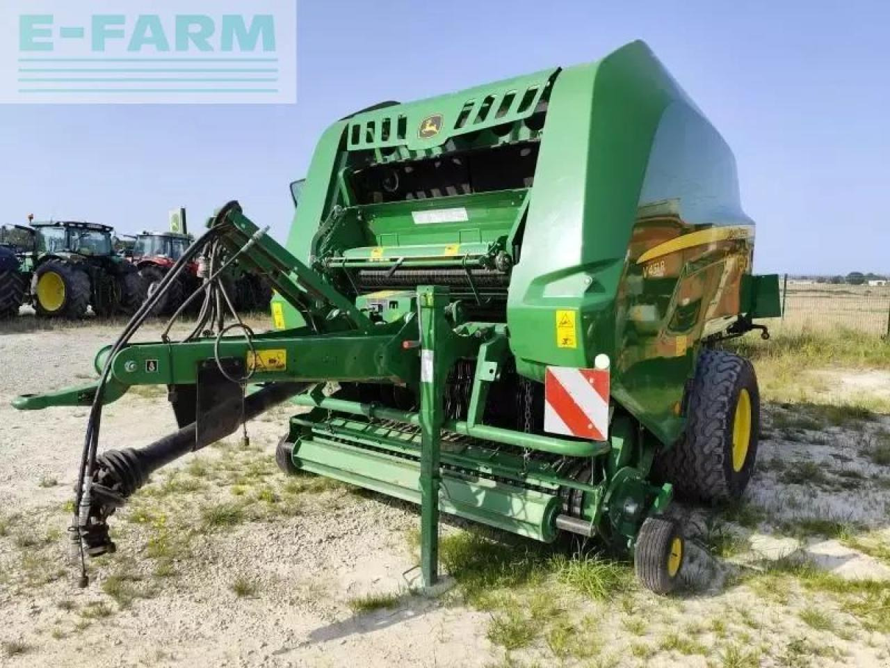 John Deere v451r - מכונת צרור מרובעת: תמונה 2 John Deere v451r - מכונת צרור מרובעת: תמונה 2