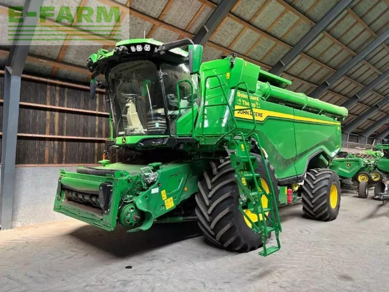 John Deere x9 1000 - מקצרת קומבינה: תמונה 1 John Deere x9 1000 - מקצרת קומבינה: תמונה 1