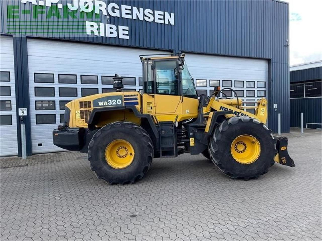 Komatsu wa320-5 - מיני מחפר: תמונה 3 Komatsu wa320-5 - מיני מחפר: תמונה 3