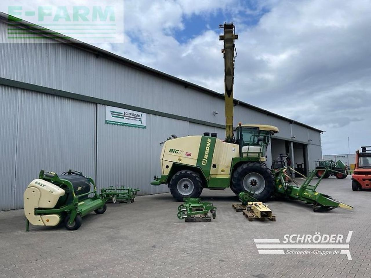 Krone big x 700 + easycollect 903 + easyflow - מקצרת מספוא: תמונה 2 Krone big x 700 + easycollect 903 + easyflow - מקצרת מספוא: תמונה 2