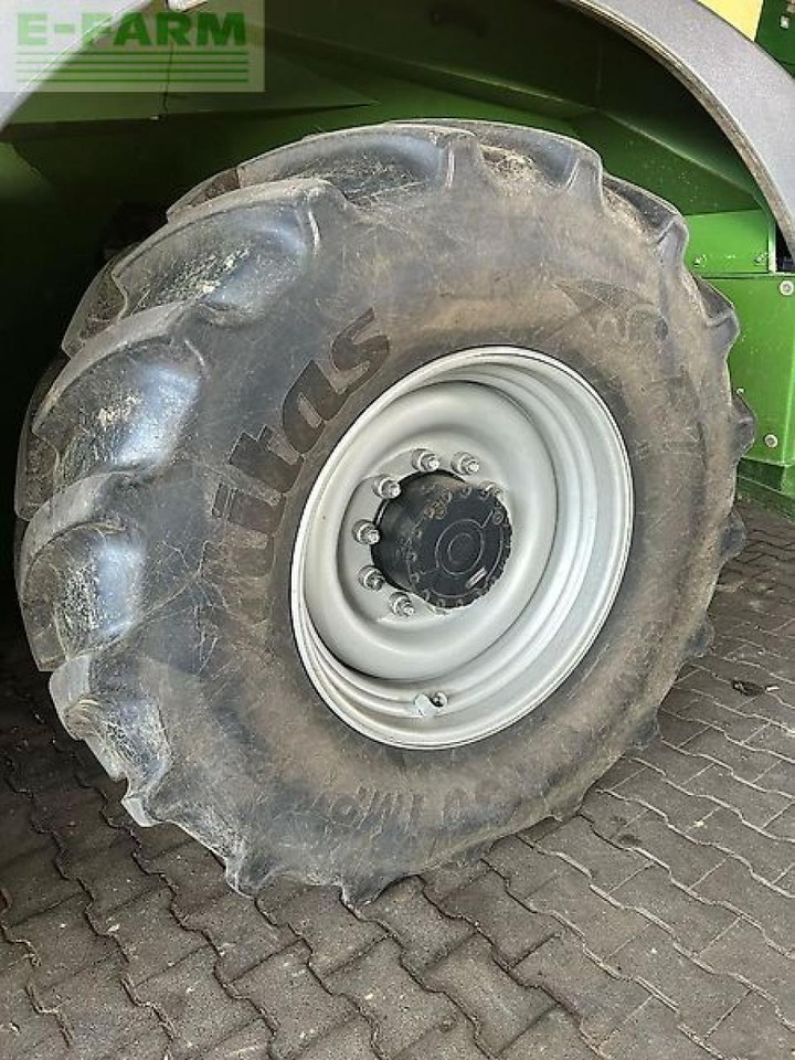 Krone bigx 630 - מקצרת מספוא: תמונה 4 Krone bigx 630 - מקצרת מספוא: תמונה 4