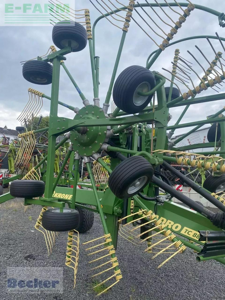 Krone schwadro tc 880 - גורף/ מגרפה: תמונה 3 Krone schwadro tc 880 - גורף/ מגרפה: תמונה 3
