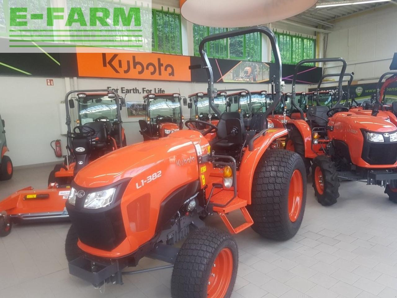 Kubota l1-382 - טרקטור חקלאי: תמונה 1 Kubota l1-382 - טרקטור חקלאי: תמונה 1