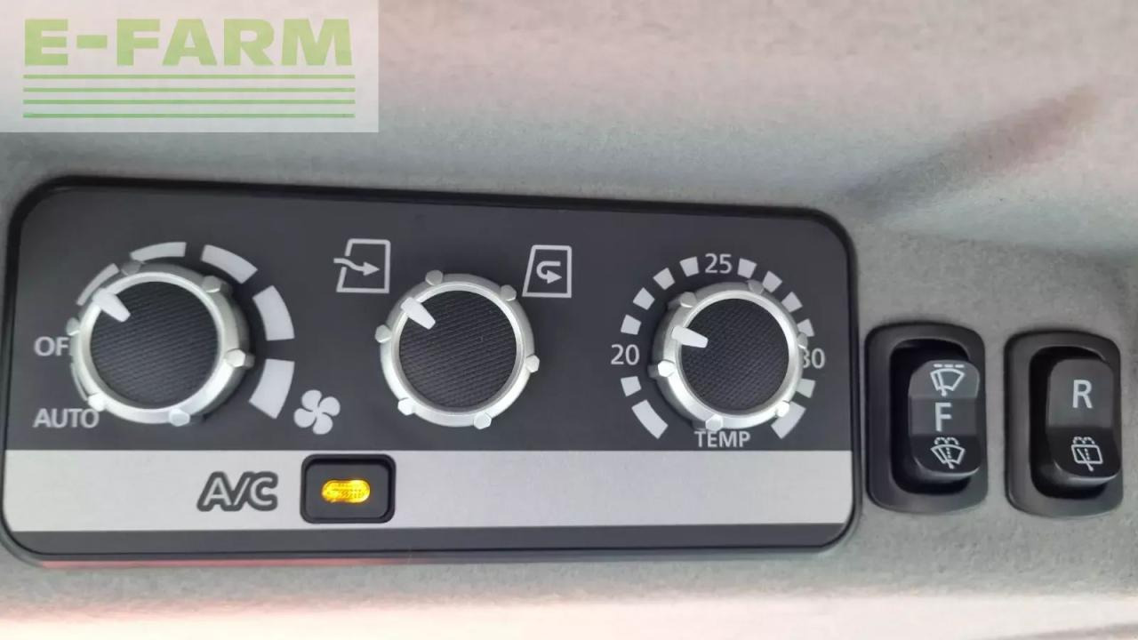 טרקטור חקלאי Kubota l2-452 h cab: תמונה 7
