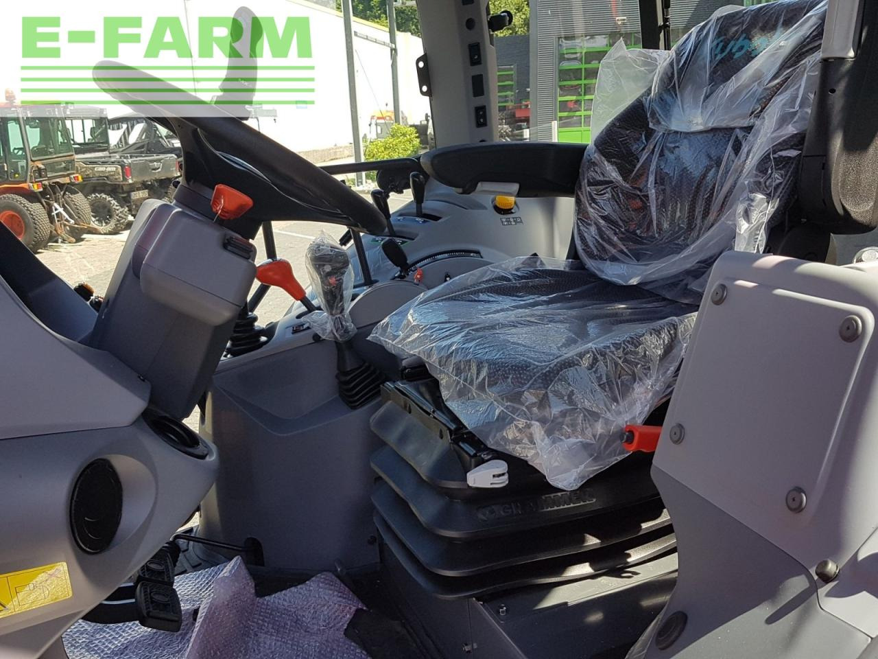 Kubota m4-73cab demo ab 0,99% - טרקטור חקלאי: תמונה 5 Kubota m4-73cab demo ab 0,99% - טרקטור חקלאי: תמונה 5