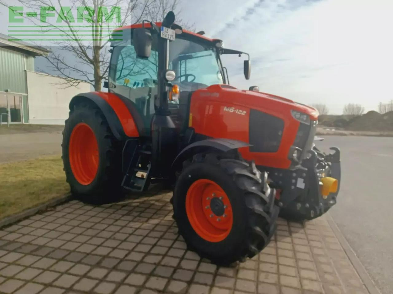 Kubota m6-122 - טרקטור חקלאי: תמונה 2 Kubota m6-122 - טרקטור חקלאי: תמונה 2