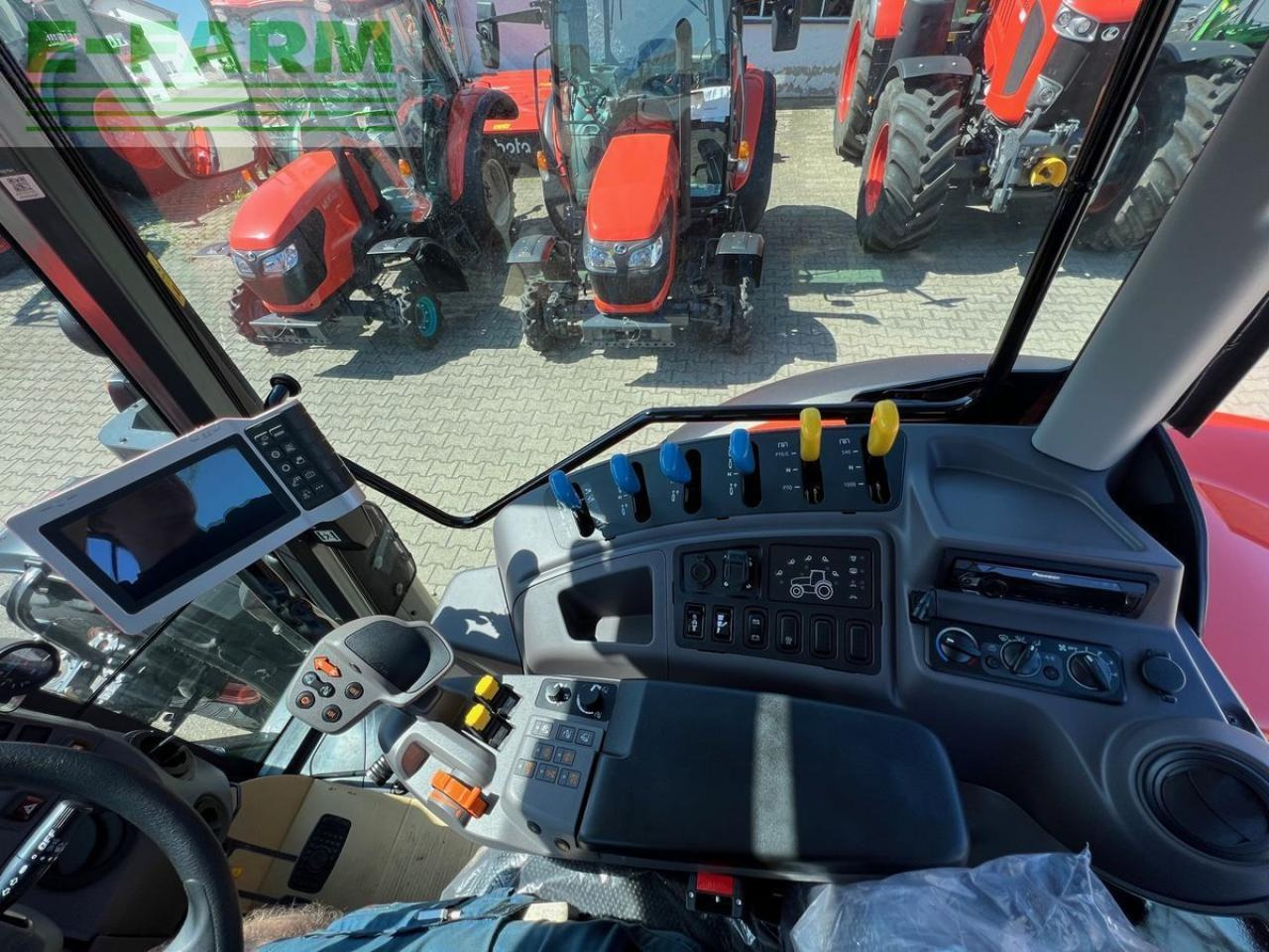 Kubota m6132 - טרקטור חקלאי: תמונה 2 Kubota m6132 - טרקטור חקלאי: תמונה 2