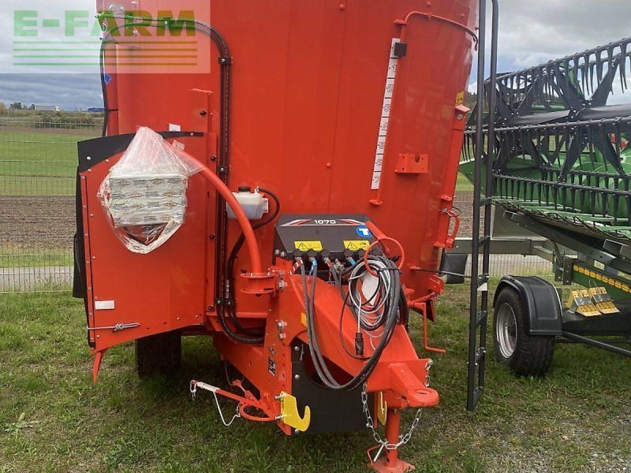 Kuhn 1070 euromix - ציוד לבעלי חיים: תמונה 1 Kuhn 1070 euromix - ציוד לבעלי חיים: תמונה 1