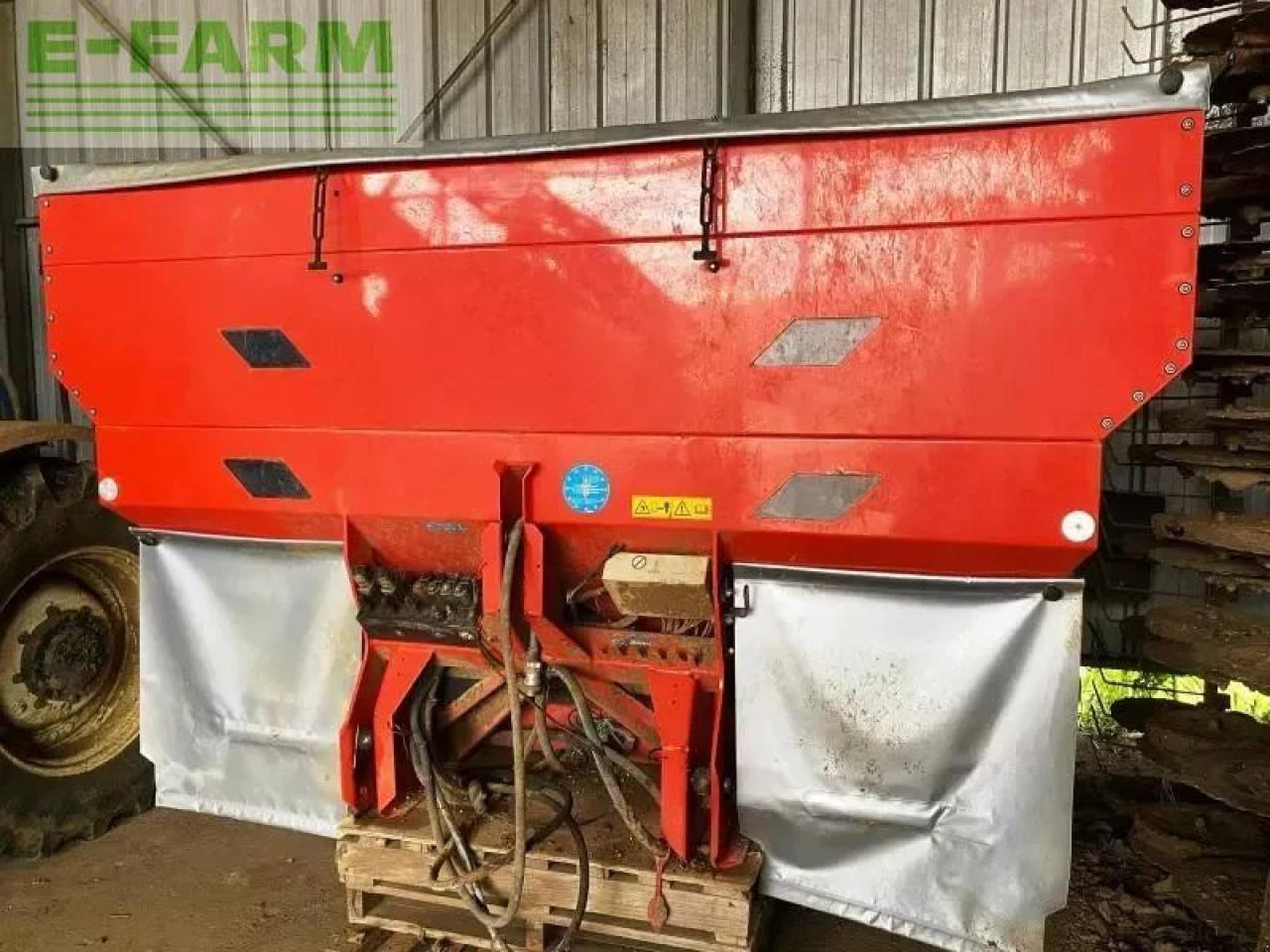 Kuhn axera 1102 h-emc - מפזרת דשן: תמונה 1 Kuhn axera 1102 h-emc - מפזרת דשן: תמונה 1