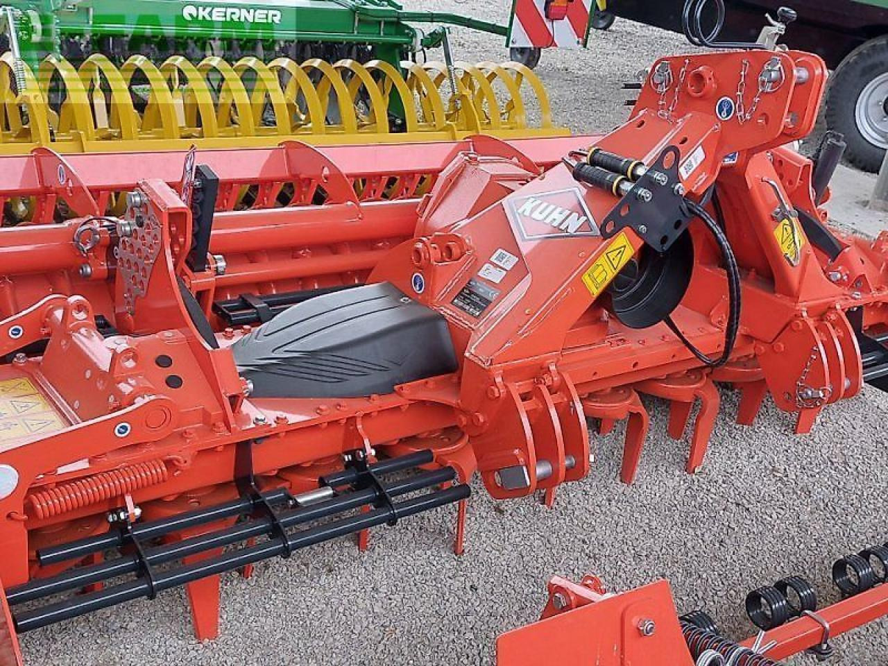 Kuhn hr 3020 - ציוד עיבוד קרקע: תמונה 1 Kuhn hr 3020 - ציוד עיבוד קרקע: תמונה 1