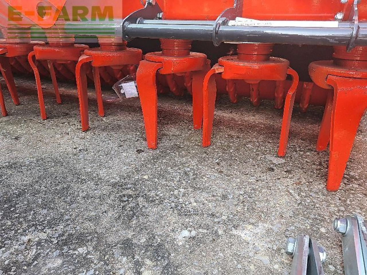 Kuhn hr3030 - ציוד עיבוד קרקע: תמונה 2 Kuhn hr3030 - ציוד עיבוד קרקע: תמונה 2