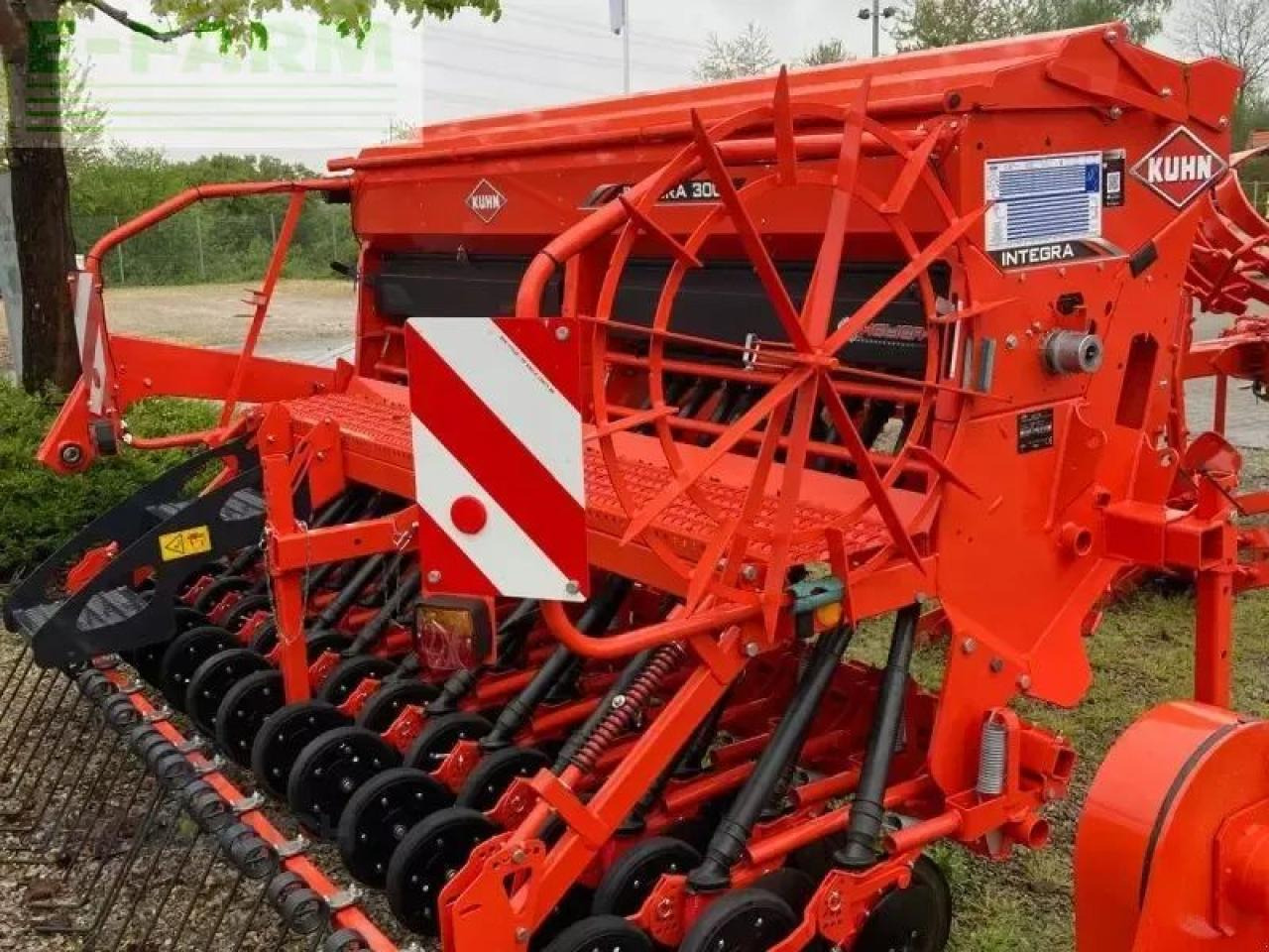 Kuhn integra 3003 - מקדחת זרעים: תמונה 1 Kuhn integra 3003 - מקדחת זרעים: תמונה 1