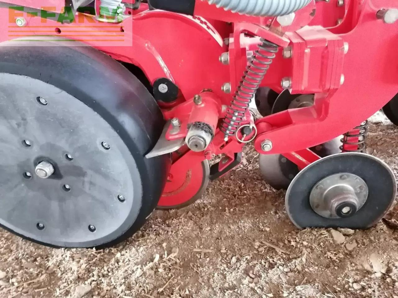 Kuhn maxima 2 - מכונת זריעה מדויקת: תמונה 3 Kuhn maxima 2 - מכונת זריעה מדויקת: תמונה 3