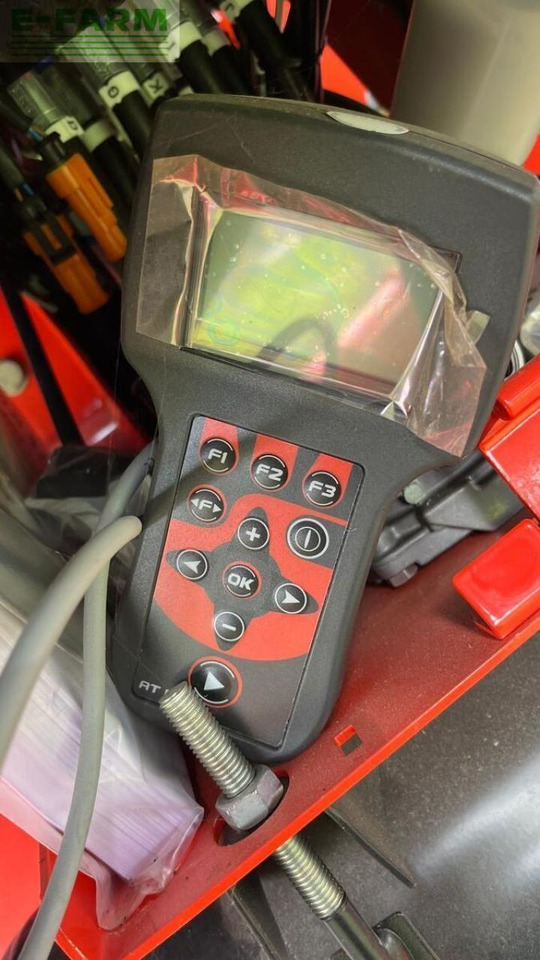 Kuhn merge maxx 950 bandschwader - גורף/ מגרפה: תמונה 2 Kuhn merge maxx 950 bandschwader - גורף/ מגרפה: תמונה 2