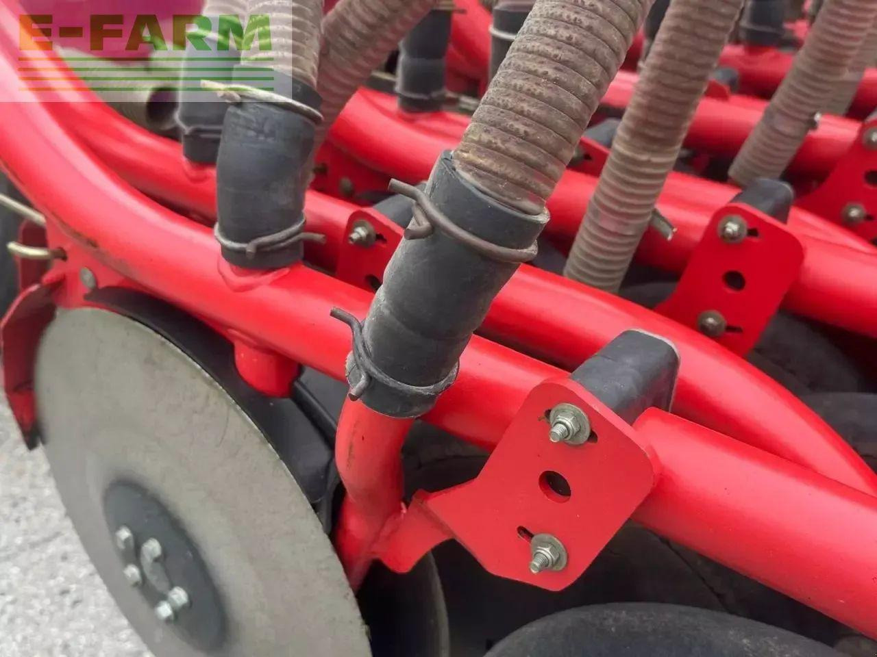 Kverneland u drill 600 - מקדחת זריעה משולבת: תמונה 4 Kverneland u drill 600 - מקדחת זריעה משולבת: תמונה 4