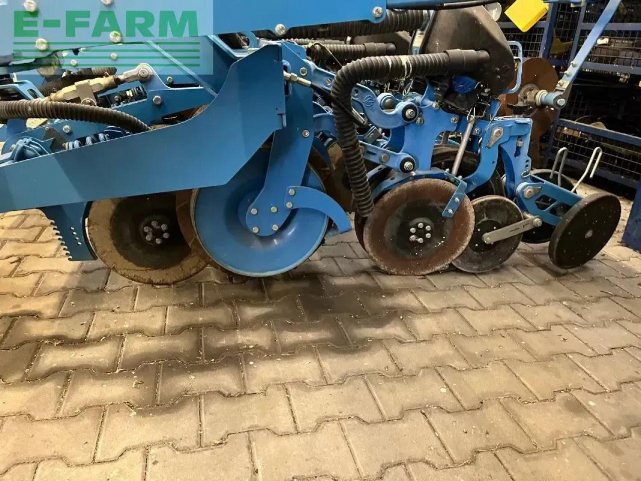 Lemken azurit 9 - מכונת זריעה מדויקת: תמונה 5 Lemken azurit 9 - מכונת זריעה מדויקת: תמונה 5