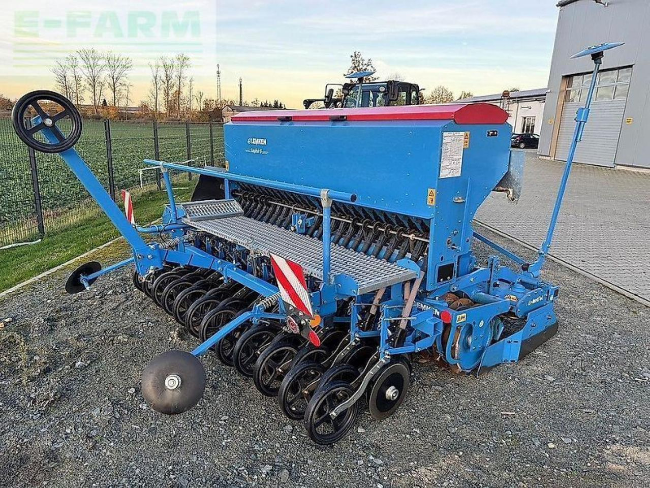 Lemken saphir 8 / 300 ds + zirkon 8 / 300 - מקדחת זרעים: תמונה 3 Lemken saphir 8 / 300 ds + zirkon 8 / 300 - מקדחת זרעים: תמונה 3