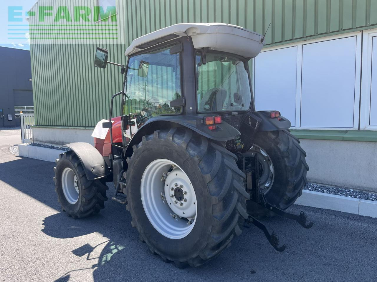 Massey Ferguson 2435 - טרקטור חקלאי: תמונה 3 Massey Ferguson 2435 - טרקטור חקלאי: תמונה 3