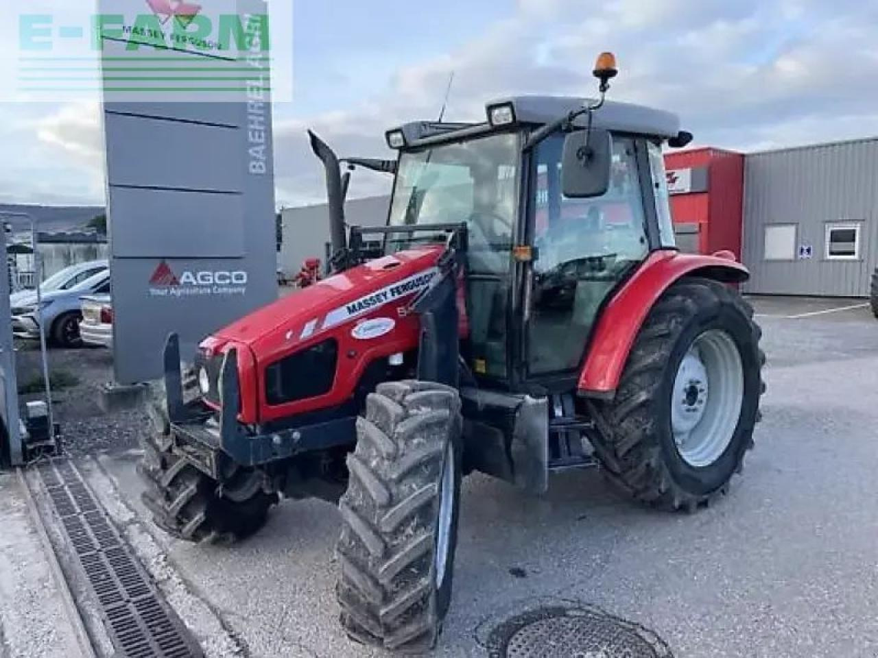 Massey Ferguson 5455 - טרקטור חקלאי: תמונה 1 Massey Ferguson 5455 - טרקטור חקלאי: תמונה 1