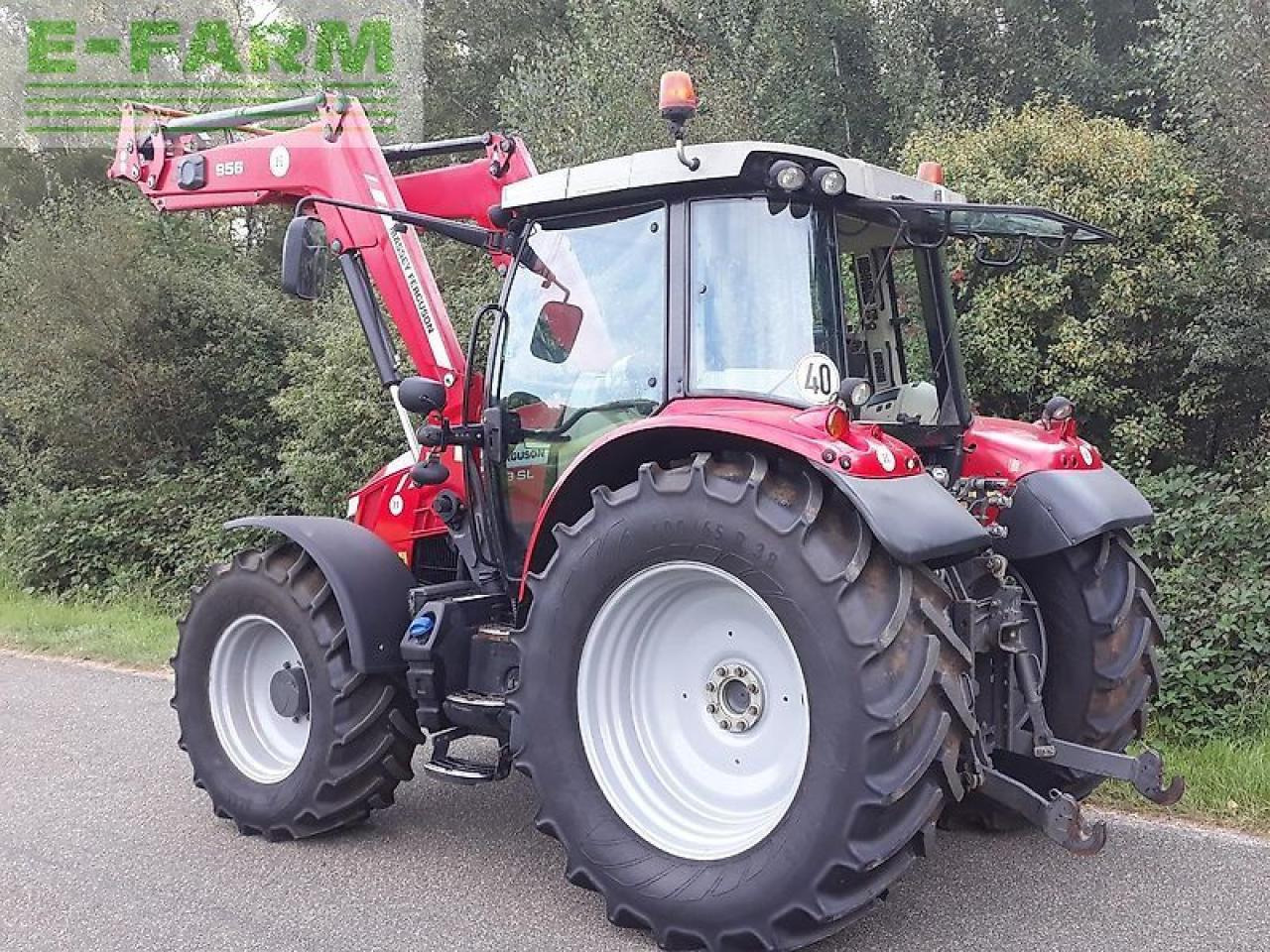 Massey Ferguson 5713 sl - טרקטור חקלאי: תמונה 3 Massey Ferguson 5713 sl - טרקטור חקלאי: תמונה 3