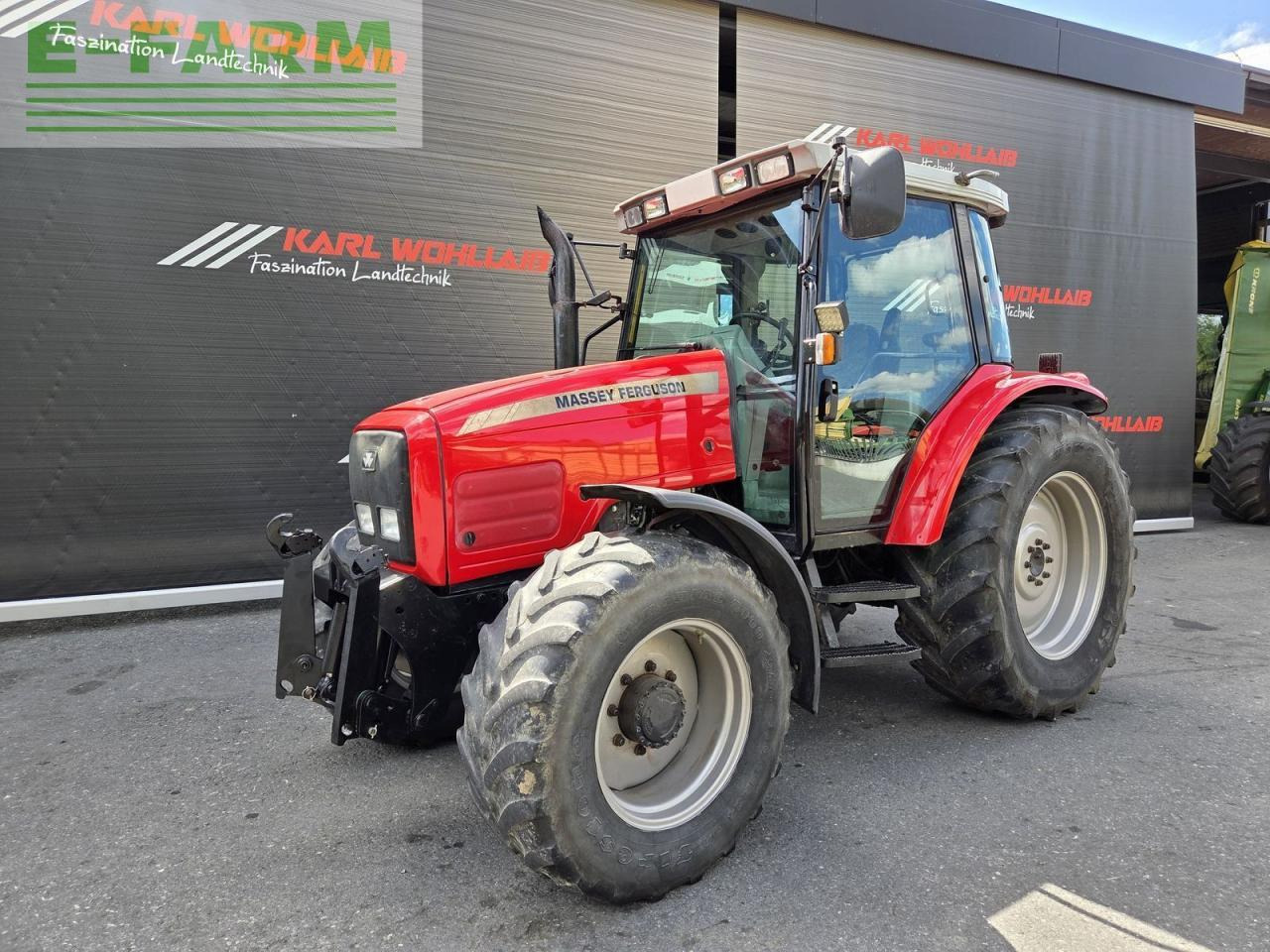 Massey Ferguson 6235-4 - טרקטור חקלאי: תמונה 2 Massey Ferguson 6235-4 - טרקטור חקלאי: תמונה 2