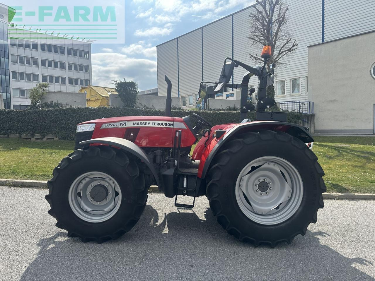 Massey Ferguson mf 4708 m plattform - טרקטור חקלאי: תמונה 3 Massey Ferguson mf 4708 m plattform - טרקטור חקלאי: תמונה 3