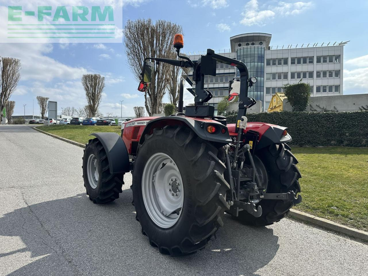 Massey Ferguson mf 4708 m plattform - טרקטור חקלאי: תמונה 4 Massey Ferguson mf 4708 m plattform - טרקטור חקלאי: תמונה 4