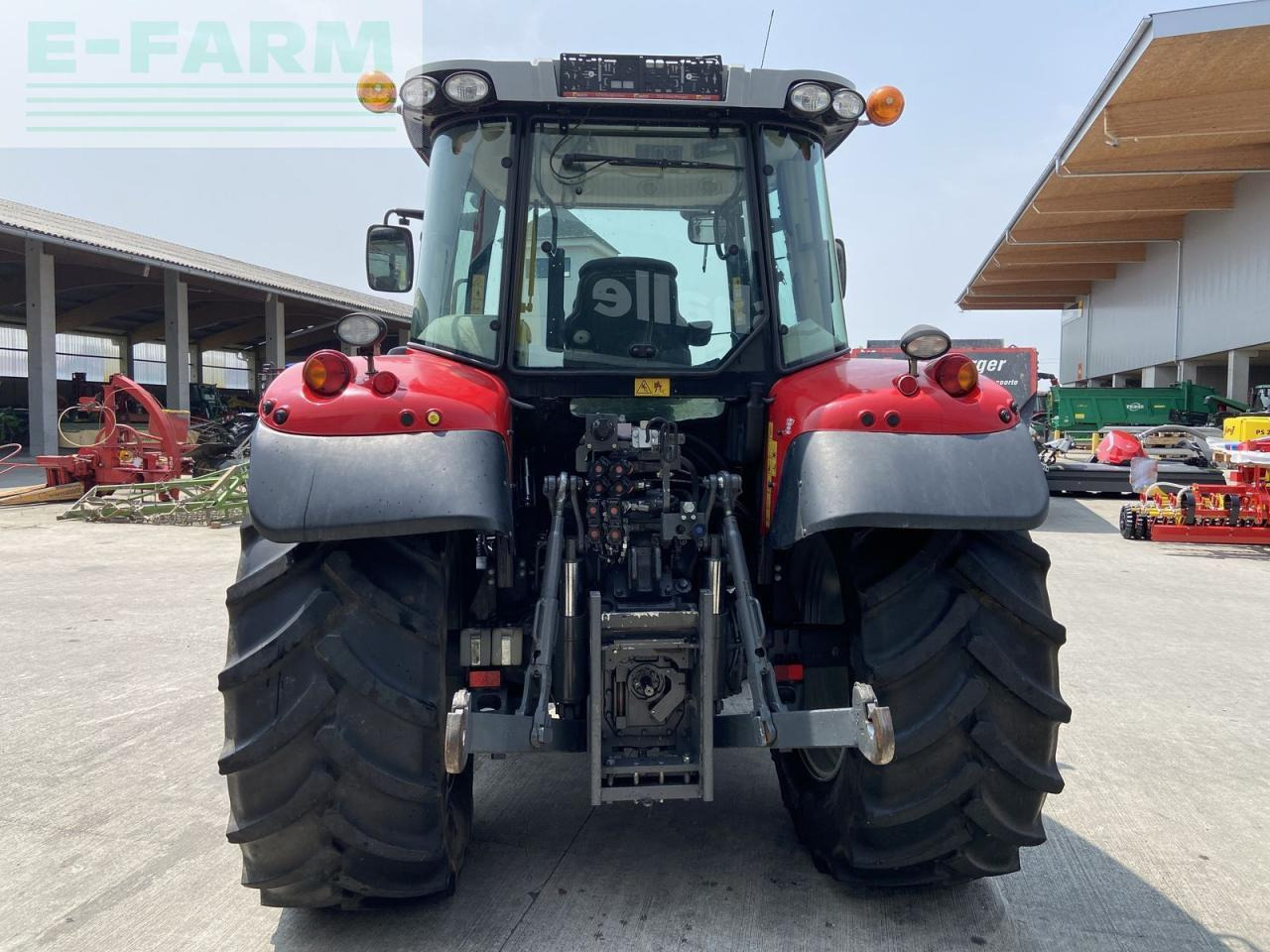Massey Ferguson mf 5611 dyna-4 essential - טרקטור חקלאי: תמונה 4 Massey Ferguson mf 5611 dyna-4 essential - טרקטור חקלאי: תמונה 4