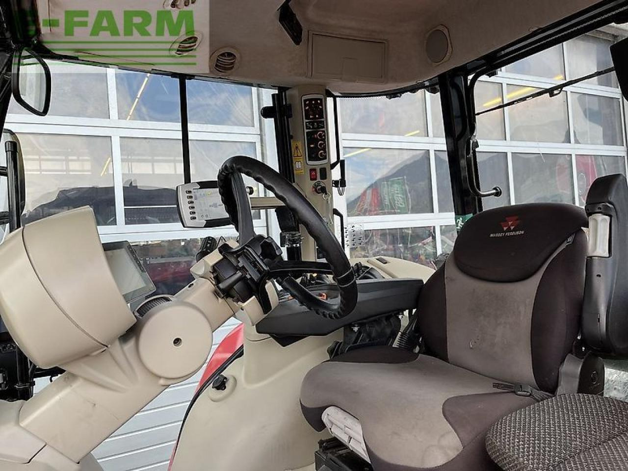 טרקטור חקלאי Massey Ferguson mf 6715 s dyna-vt exclusive Exclusive: תמונה 21