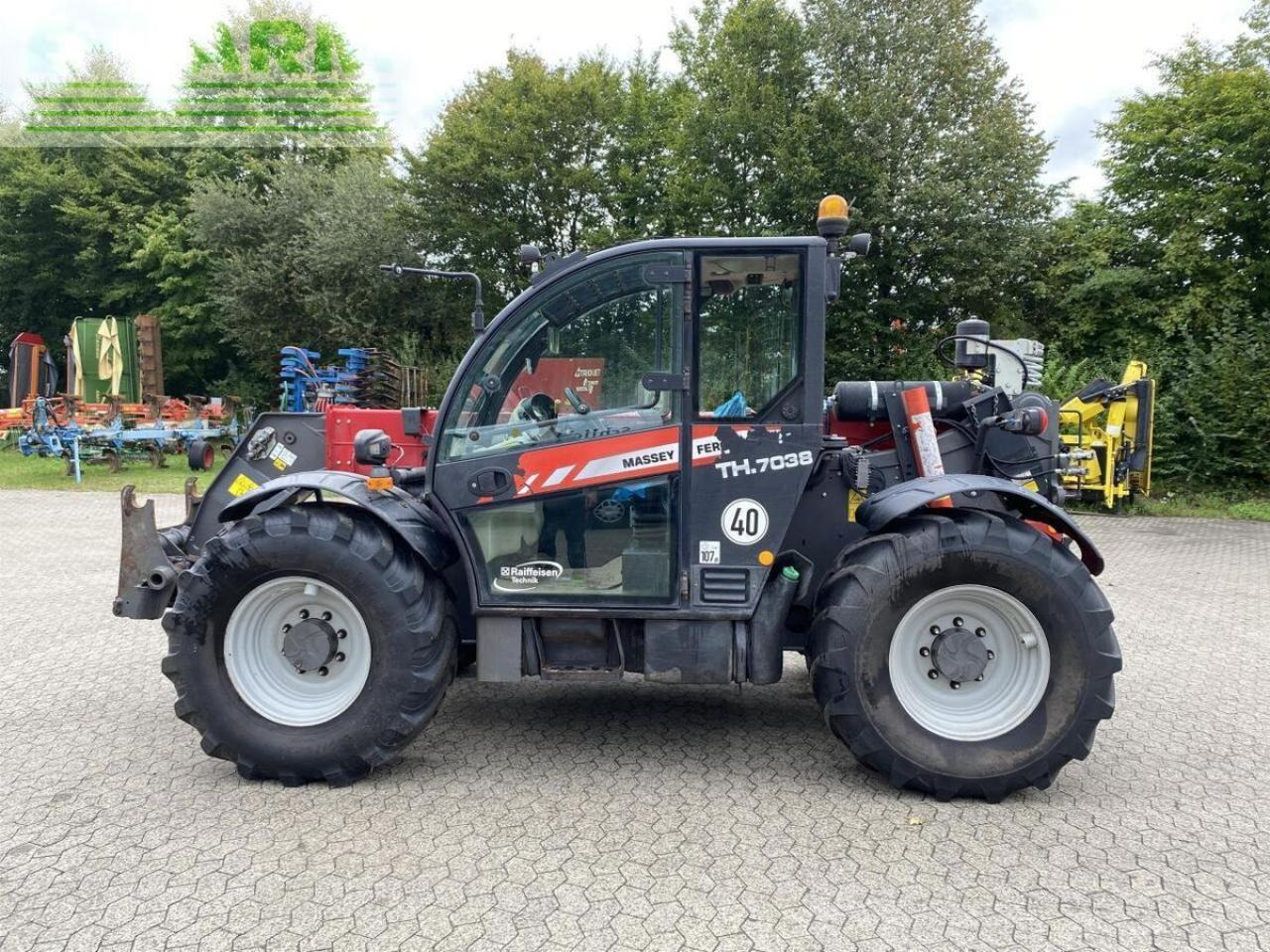 Massey Ferguson th-7038 - מפעיל טלסקופי: תמונה 2 Massey Ferguson th-7038 - מפעיל טלסקופי: תמונה 2