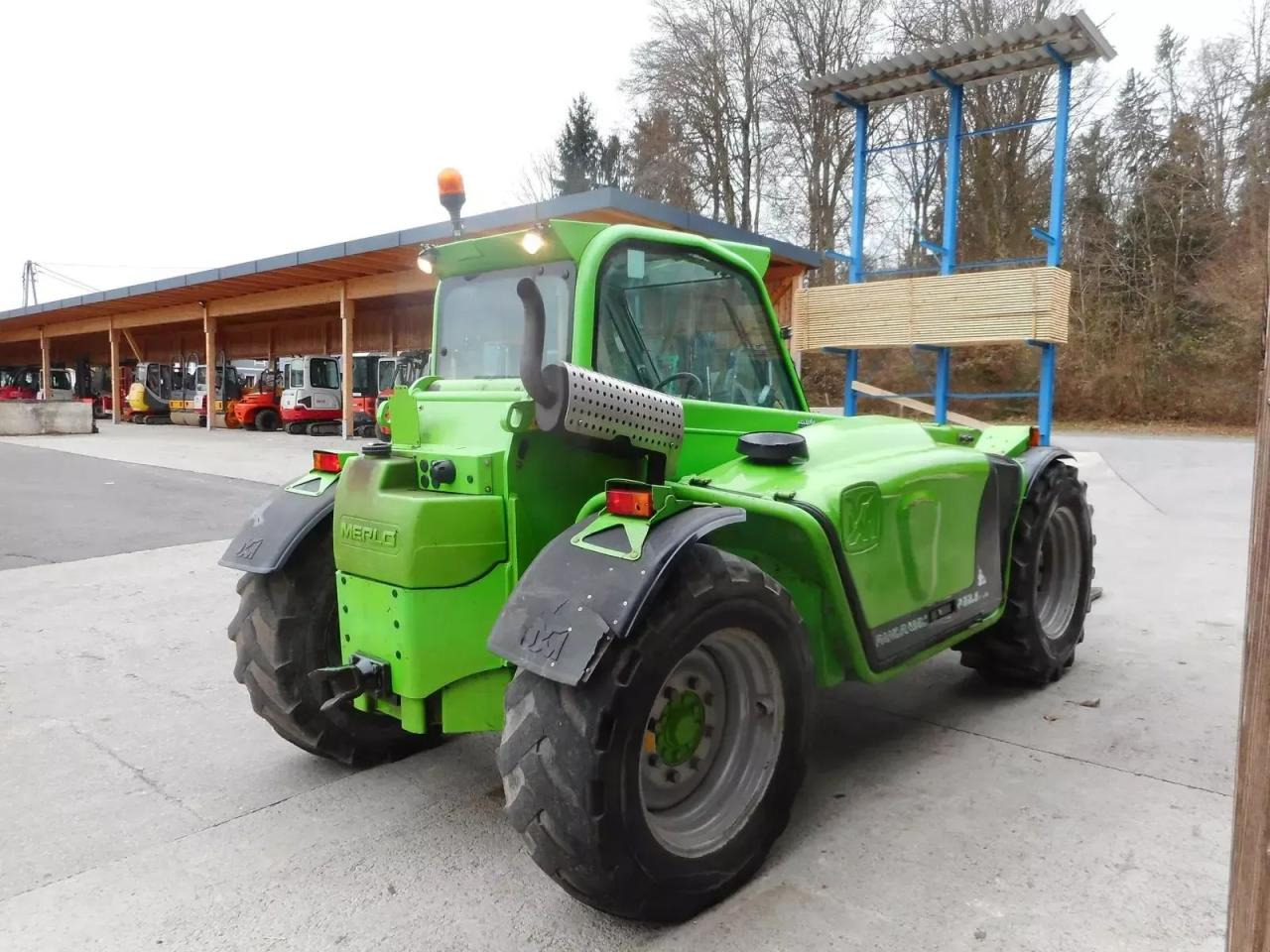 Merlo p32.6 plus ( 2,15 hoch 2,05 breit ) 40 km/h - מפעיל טלסקופי: תמונה 4 Merlo p32.6 plus ( 2,15 hoch 2,05 breit ) 40 km/h - מפעיל טלסקופי: תמונה 4