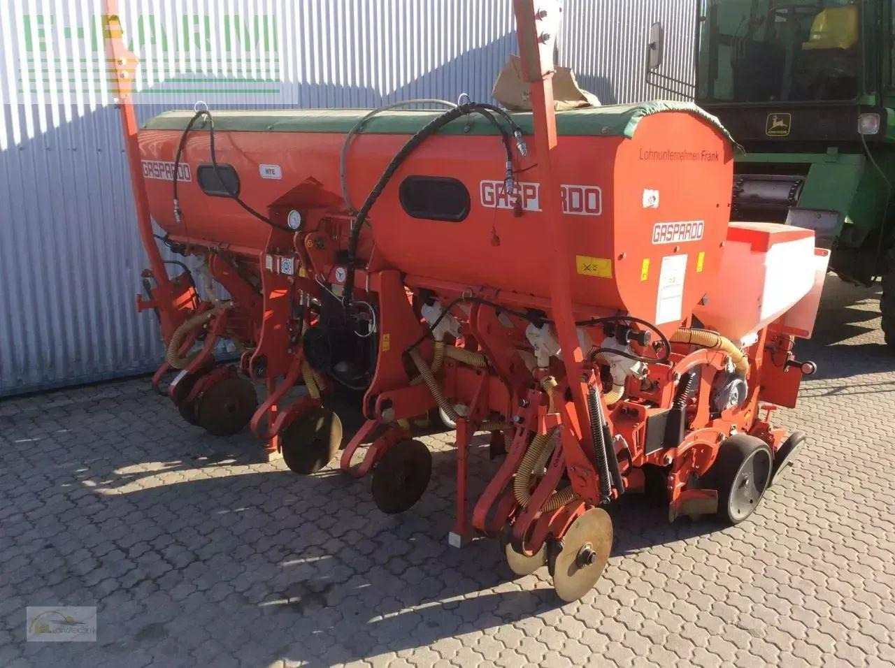 Mustang hter 300 6-reihig - מכונת זריעה מדויקת: תמונה 1 Mustang hter 300 6-reihig - מכונת זריעה מדויקת: תמונה 1