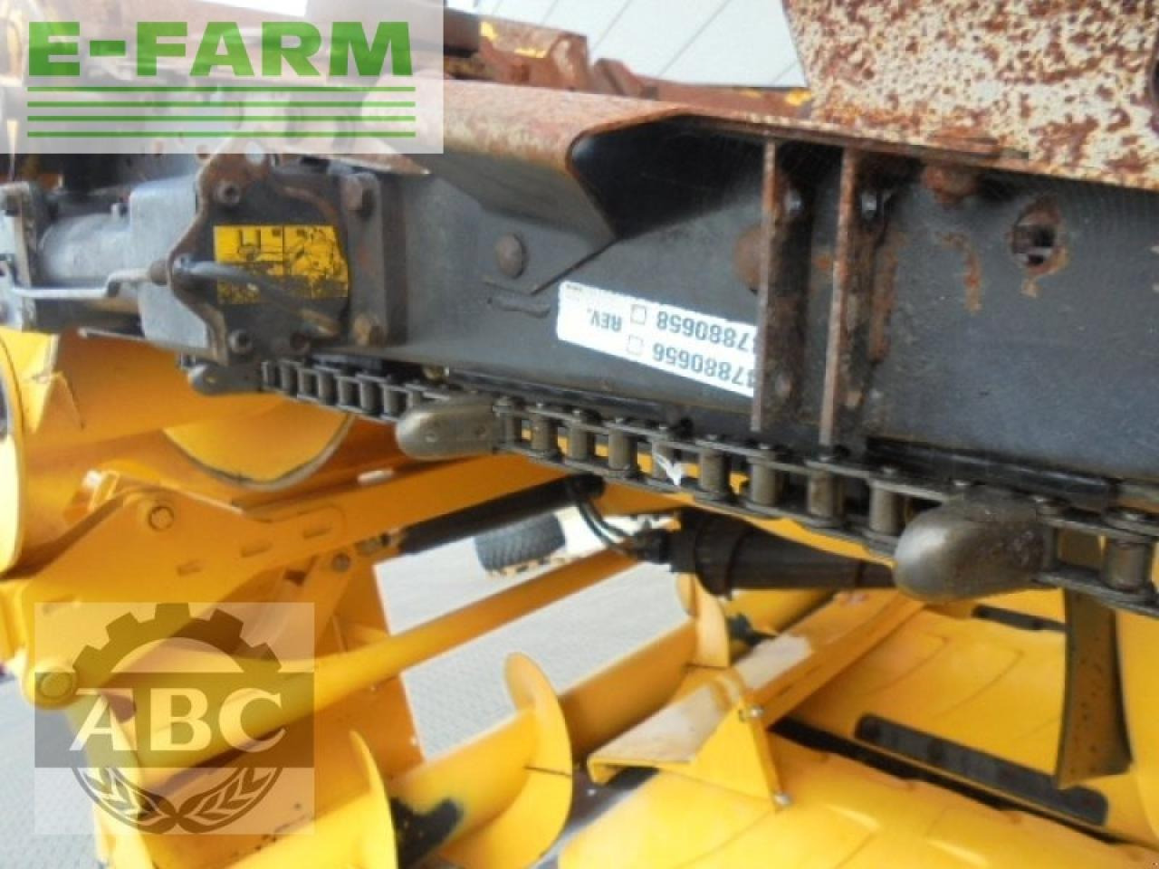 New Holland 980 cf 8r 75 - ראש תירס: תמונה 4 New Holland 980 cf 8r 75 - ראש תירס: תמונה 4