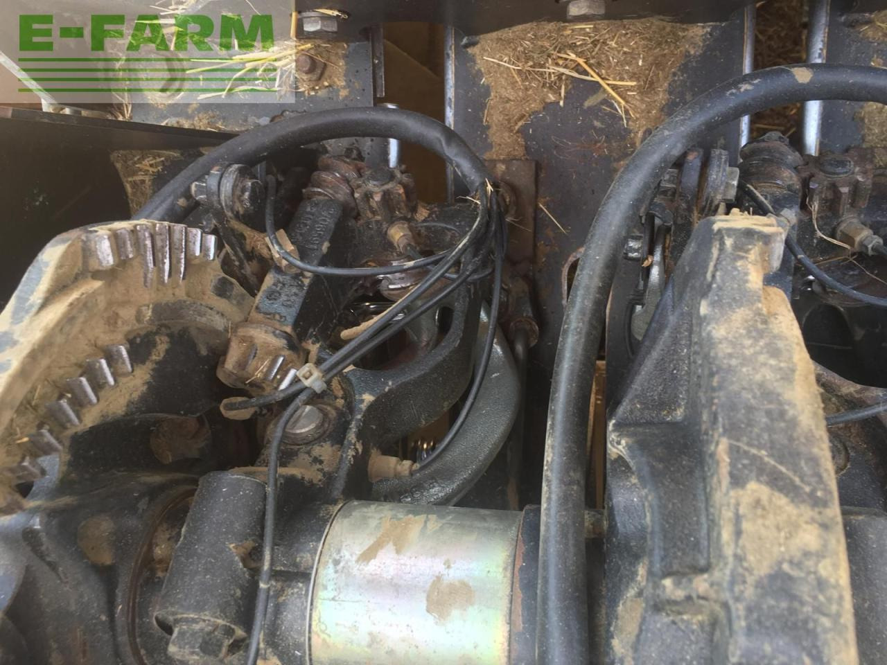 New Holland D1210 - מכונת צרור מרובעת: תמונה 5 New Holland D1210 - מכונת צרור מרובעת: תמונה 5