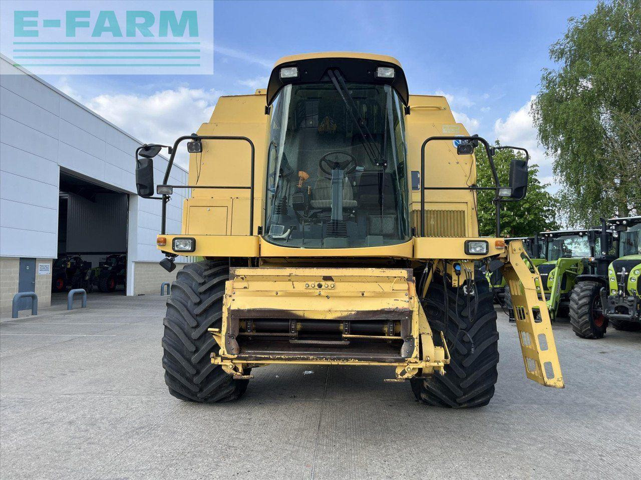 New Holland TX68 - מקצרת קומבינה: תמונה 2 New Holland TX68 - מקצרת קומבינה: תמונה 2