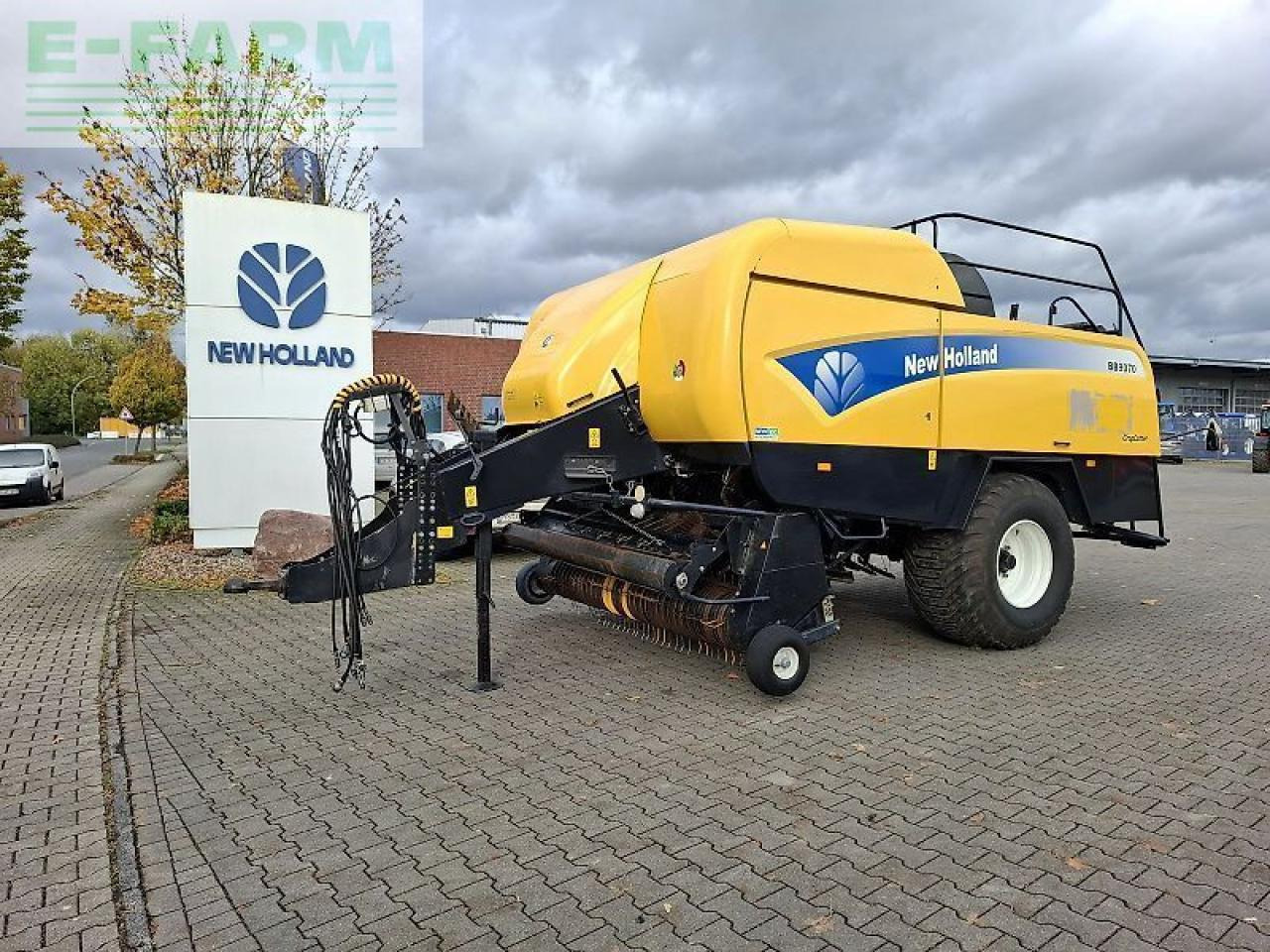 New Holland bb 9070 - מכונת צרור מרובעת: תמונה 2 New Holland bb 9070 - מכונת צרור מרובעת: תמונה 2